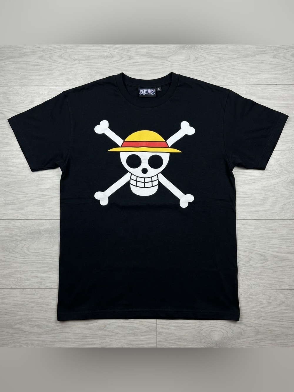 NWOT One Piece anime graphic t-shirt Straw Hat Jolly Roger black youth size L